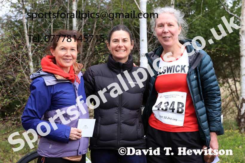 Senior Womens relay, 2026 Elswick Harriers Good Friday Road Relays and Young Athletes, Newburn,  Newcastle upon Tyne. Photo: David T. Hewitson/Sports for All Pics